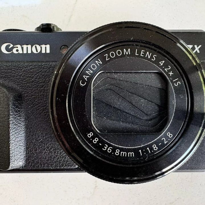 🎀 Pre-owned camera Hot  Black Digicam Compact Power with Pro Performance 🎀