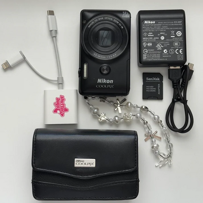 💥 Pre-owned  Digital Camera Bundle 💥